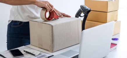 Envoi de colis en urgence : vite et loin